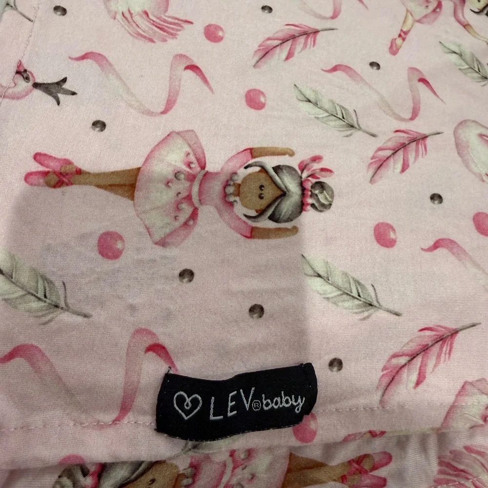 Pristine Lev Baby Ballerina Bamboo Viscose Baby Blanket - Picture 2 of 4